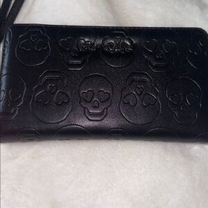 Betsey Johnson skull  zip wallet/wristlet. ☠️